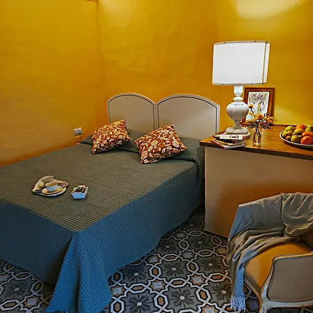 Bed & Breakfast La Funambola Bb 3*